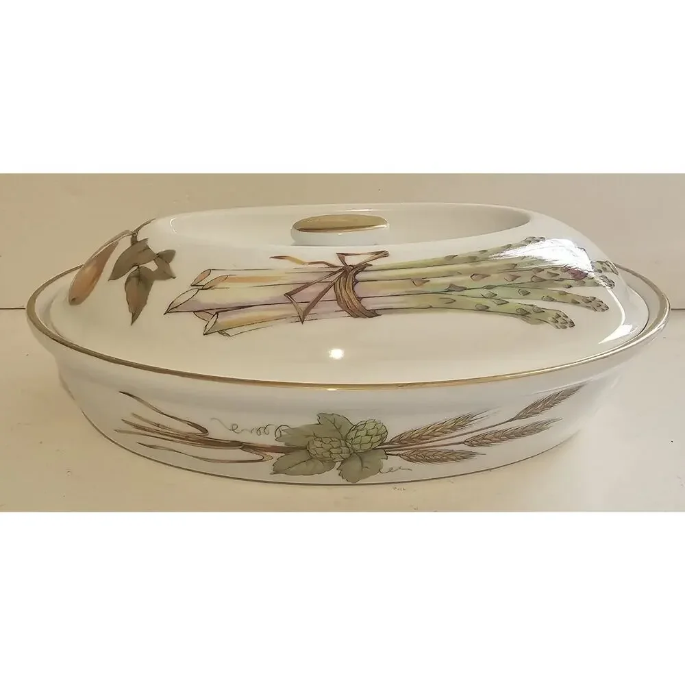 Royal Worcester 1961 Evesham Gold England 10 inch Oval Casserole w/Lid.